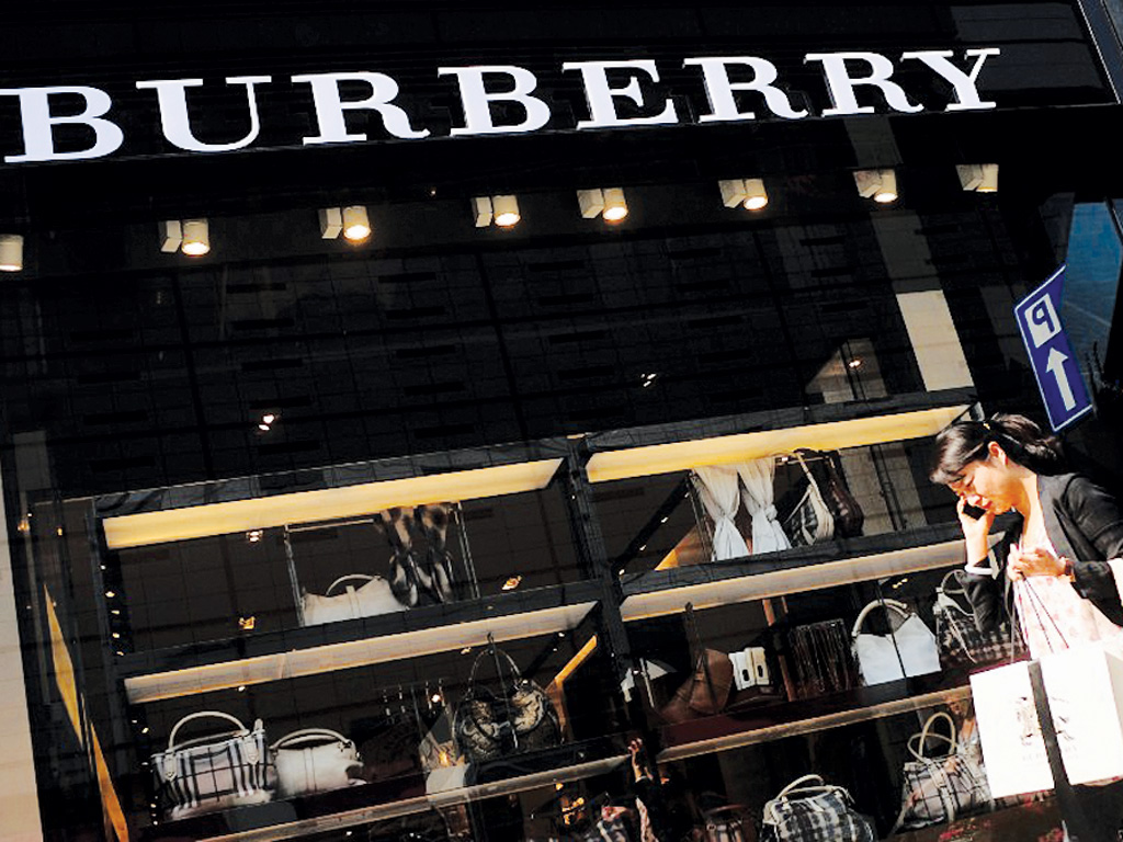 Một cửa hàng Burberry ở Trung Quốc - Ảnh: CNN
