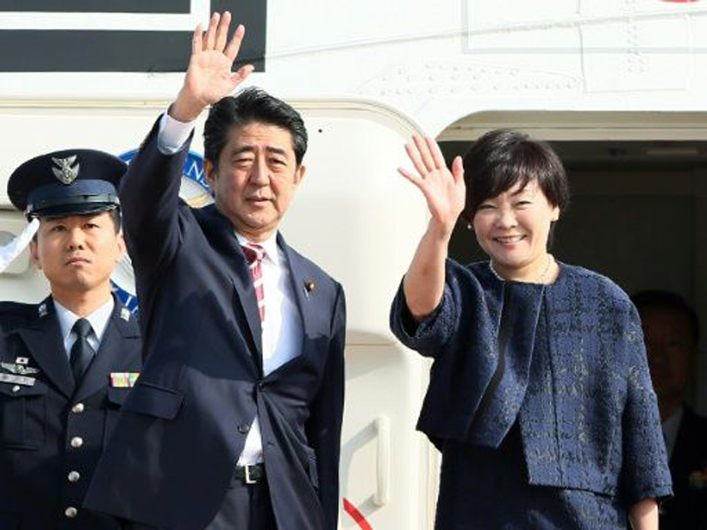 Thủ tướng Shinzo Abe bắt đầu chuyến thăm 6 nước châu Á, từ ngày 23.10 - Ảnh: AFP