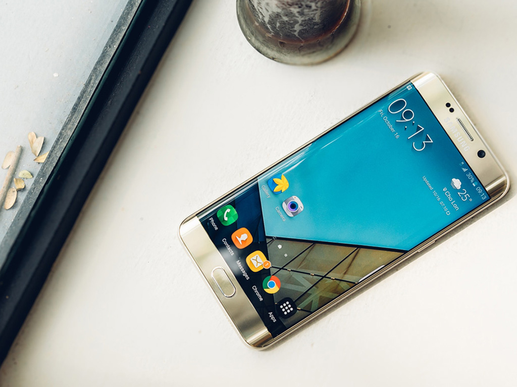 Galaxy S6 edge+ có thiết kế kim loại sang trọng cùng màn hình cong tràn 2 cạnh độc đáo