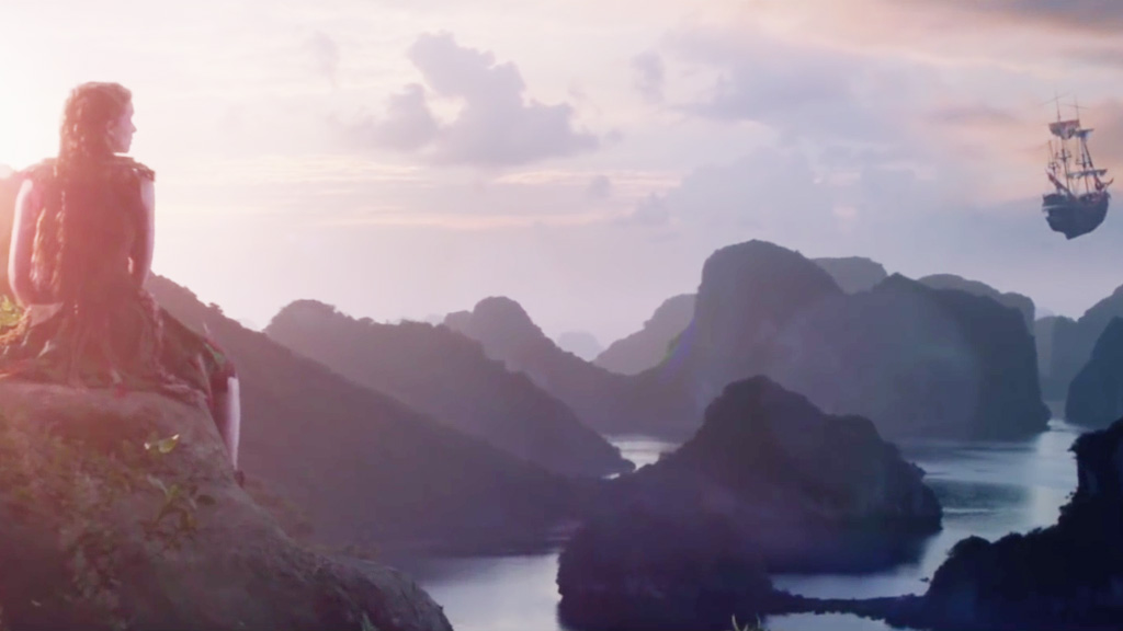 Vịnh Hạ Long, hang Én từng xuất hiện trong phim Pan và vùng đất Neverland của Mỹ - Ảnh: T.L