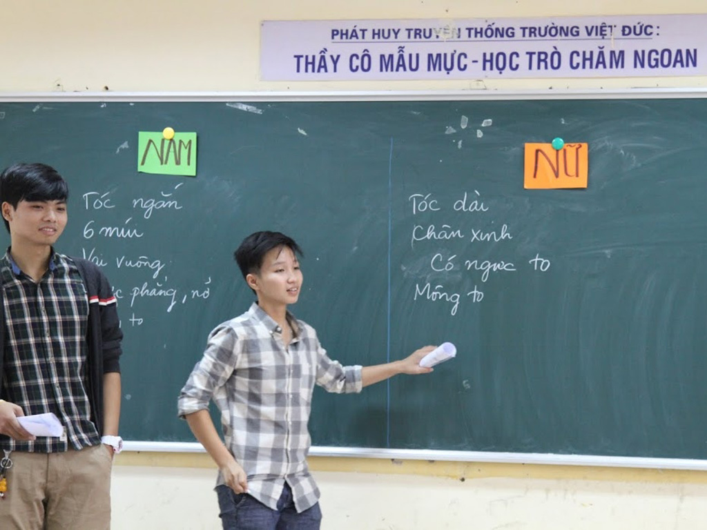 Chương trình giao lưu, chia sẻ kiến thức về LGBT của NextGEN với học sinh Trường THPT Việt Đức (Hà Nội) - Ảnh: Hoàng Minh