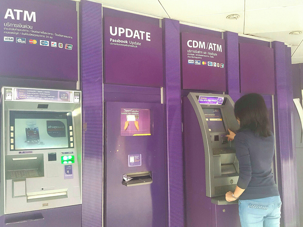 Trong tương lai gần, người Thái không cần đến các cây ATM để rút tiền nữa - Ảnh: Lam Yên