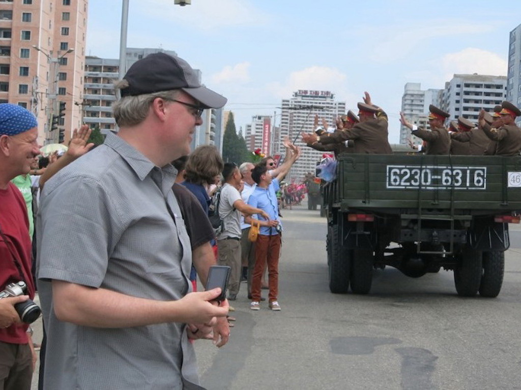 Một đoàn du khách ở CHDCND Triều Tiên - Ảnh: CNN