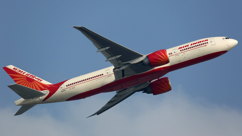 Máy bay của hãng Air India phải quay về sân bay vì có khói trong khoang hành khách - Ảnh minh hoạ: AFP