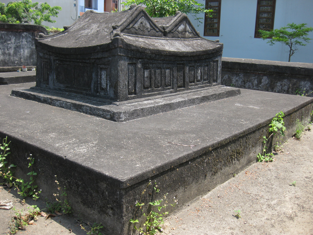 Nhà mộ Phan Tiến Cẩn và phu nhân - Ảnh: L.C.T