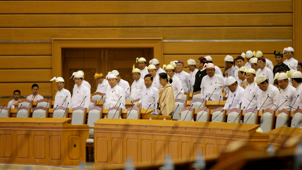 Bà Aung San Suu Kyi trong phiên họp cuối cùng của quốc hội do quân đội nắm giữ - Ảnh: Reuters