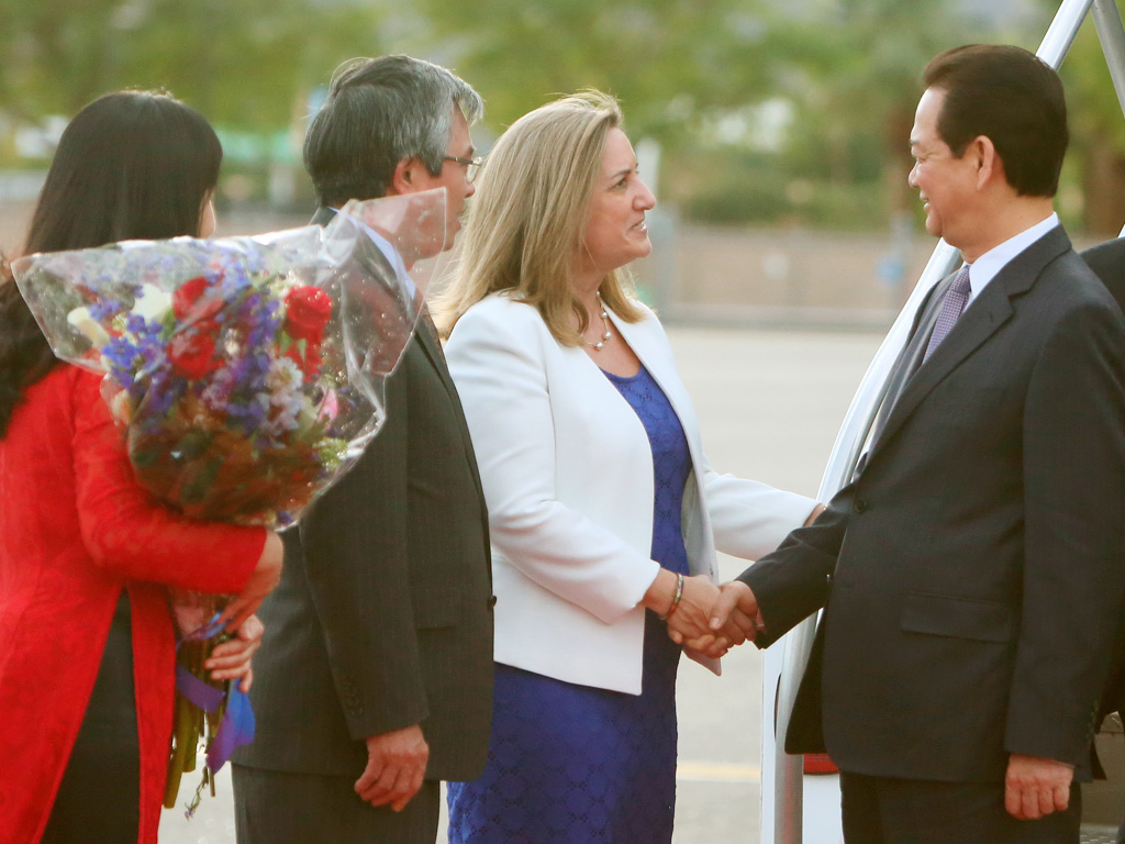 Quang cảnh lễ đón Thủ tướng Nguyễn Tấn Dũng tại sân bay Palm Springs - Ảnh: TTXVN