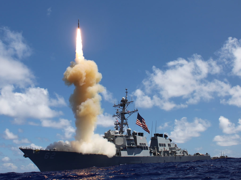 Hải quân Mỹ đang cải tiến các tên lửa Tomahawk và SM-6 để phù hợp với yêu cầu mới - Ảnh: Breitbart