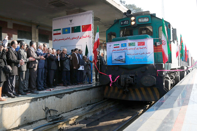 Đoàn tàu lửa đầu tiên hoàn tất chuyến hành trình gần 10.000 km từ Trung Quốc đến Iran - Ảnh: AFP