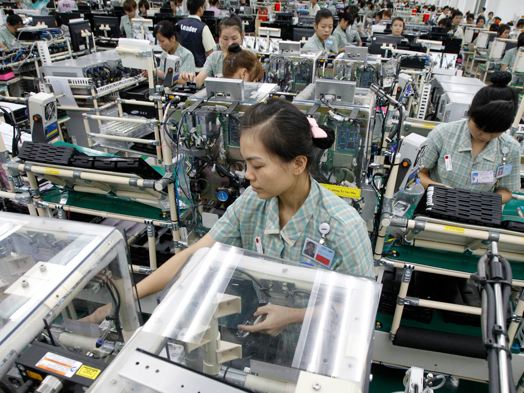 Sản xuất điện thoại di động tại nhà máy Samsung Bắc Ninh - Ảnh: M.P