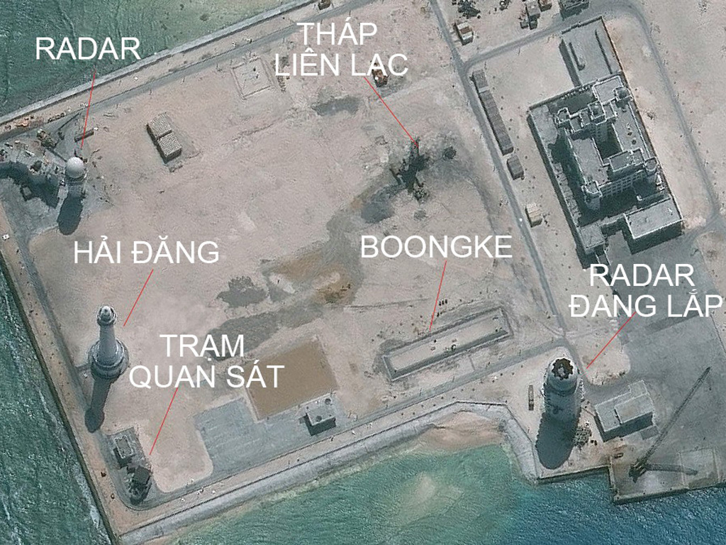 Hình ảnh được cho là radar và nhiều cơ sở phi pháp khác của Trung Quốc trên đá Châu Viên - Ảnh: AMTI