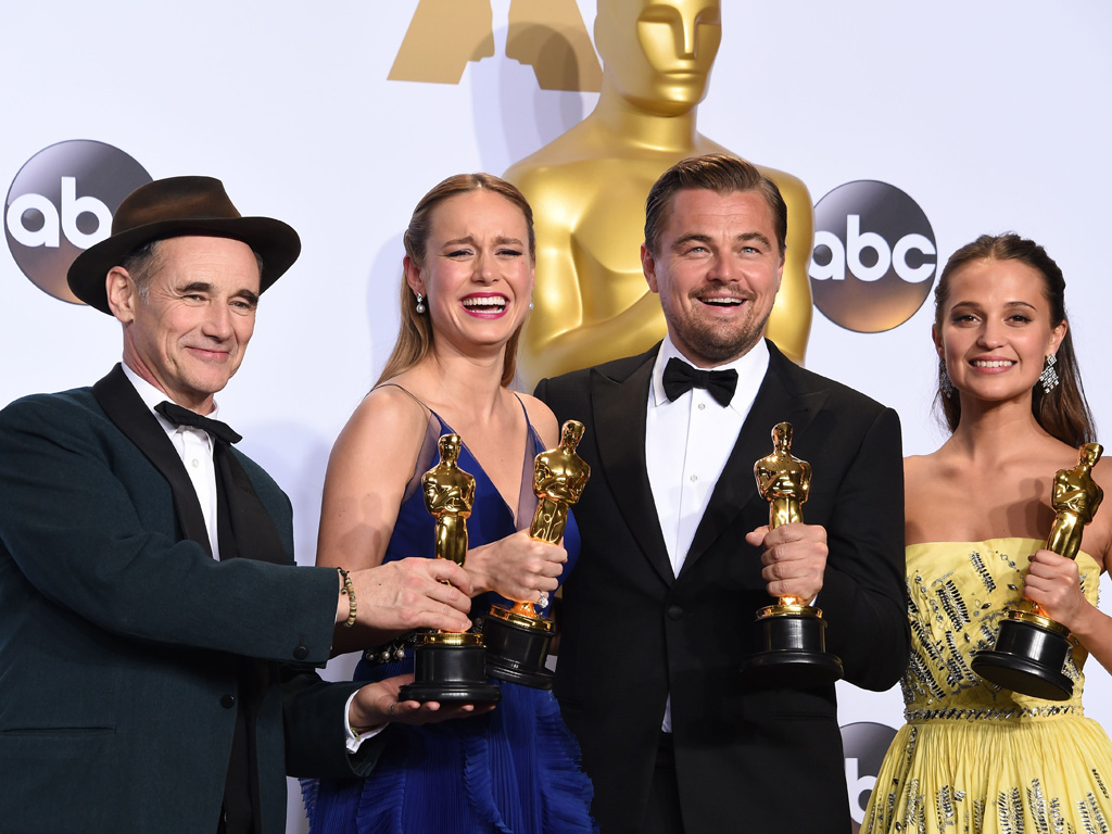 4 diễn viên đoạt giải ở hạng mục diễn xuất, từ trái qua: Mark Rylance, Brie Larson, Leonardo DiCaprio và Alicia Vikander - Ảnh: AFP