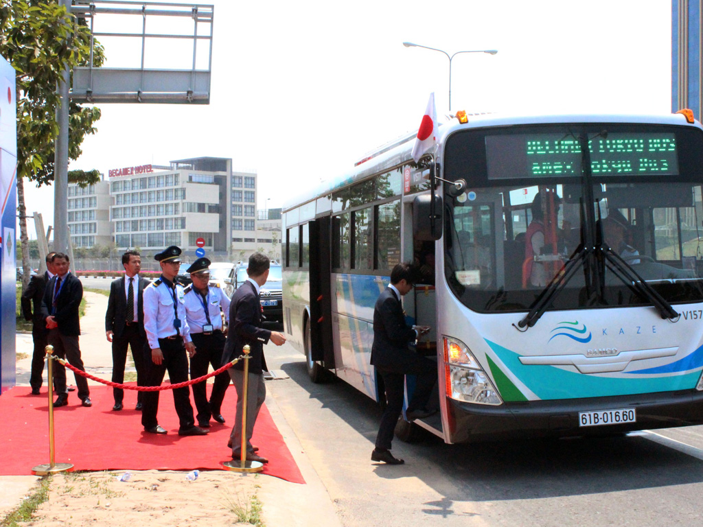 Xe buýt của Becamex Tokyu Bus - Ảnh: Đỗ Trường