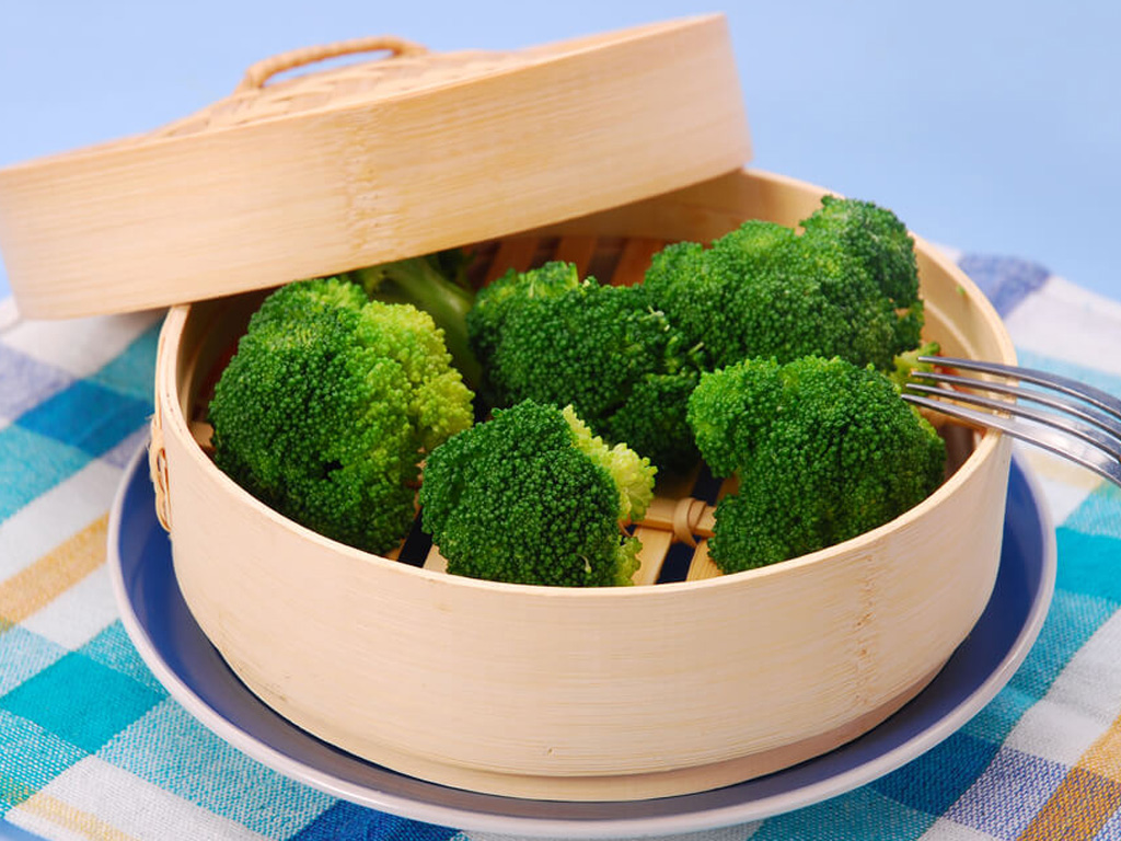 Bông cải xanh tốt hơn nếu hấp - Ảnh: Shutterstock