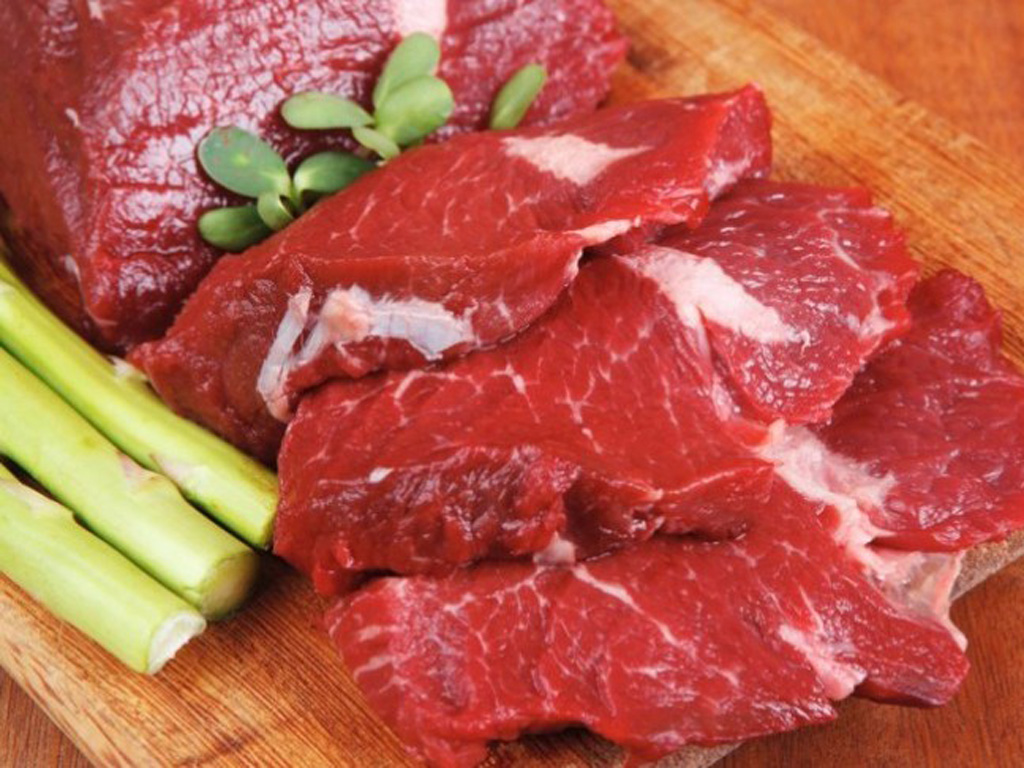 Ăn thịt đỏ nhiều dễ dậy thì sớm - Ảnh: Shutterstock