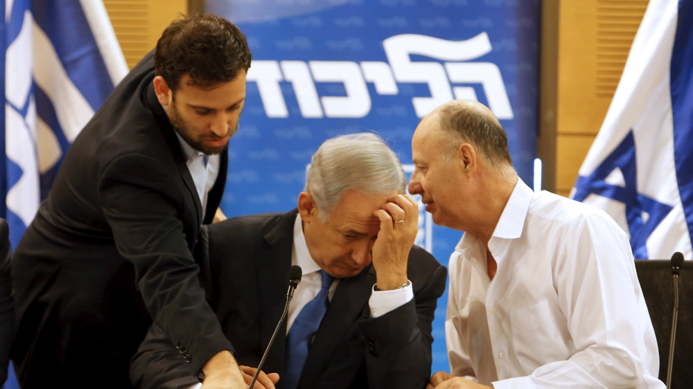 Đối với ông Netanyahu (giữa), việc đề cử ông Dayan làm Đại sứ Israel ở Brazil là nước cờ cao tay và đầy hiểm ý nhưng cuối cùng "cố đấm mà chẳng được ăn xôi" - Ảnh: Reuters