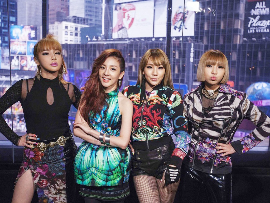 Minzy (ngoài cùng bên phải) quyết đinh rời nhóm 2NE1 - Ảnh: Reuters