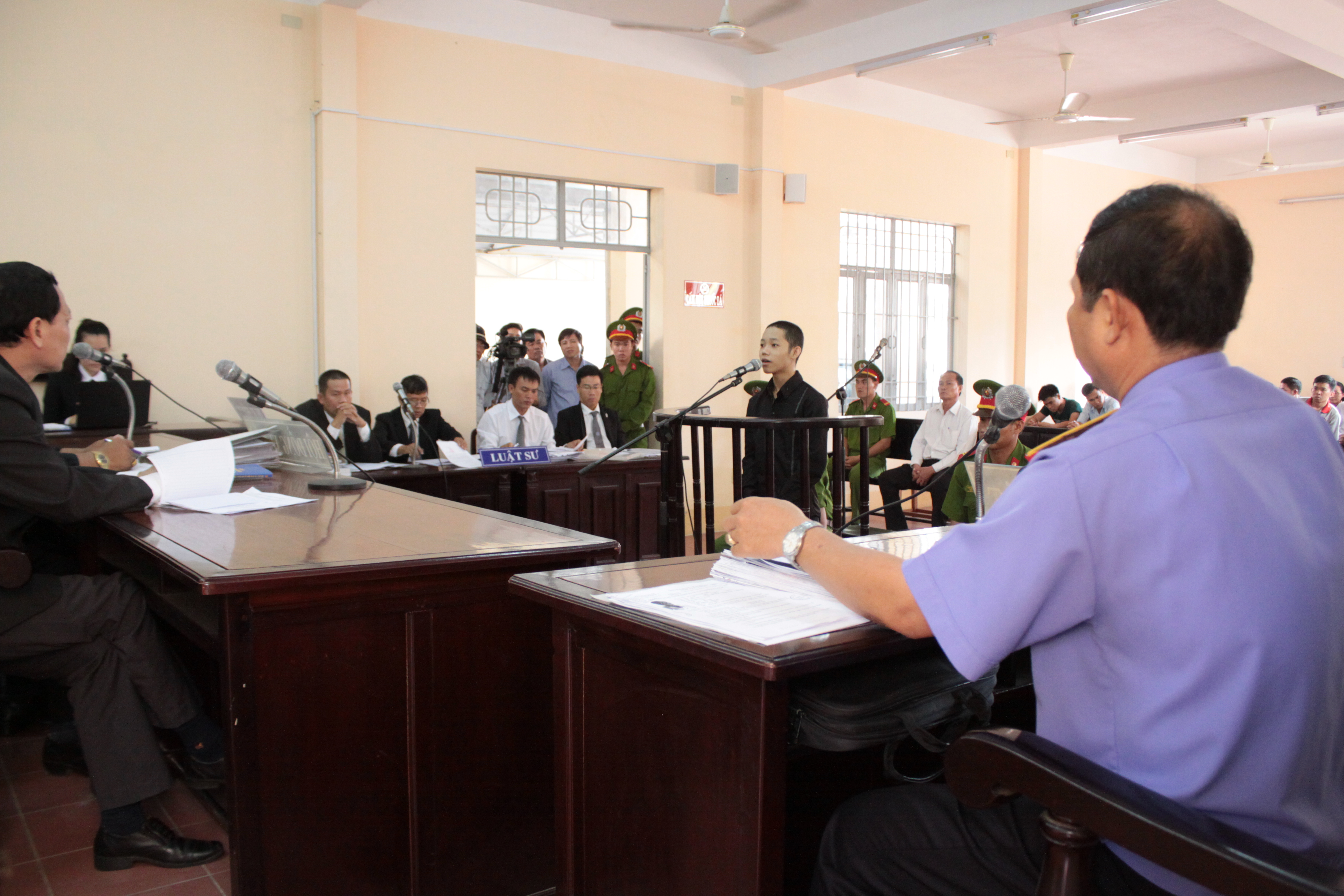 Nói lời sau cùng, Nguyễn Mai Trung Tuấn xin được đi học lại - Ảnh: An Long