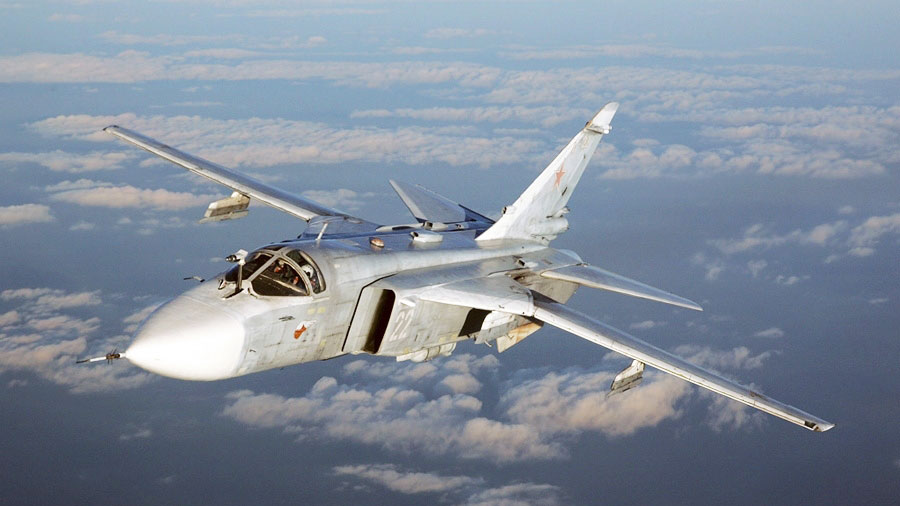 Máy bay Su-24 của Nga - Ảnh: Reuters