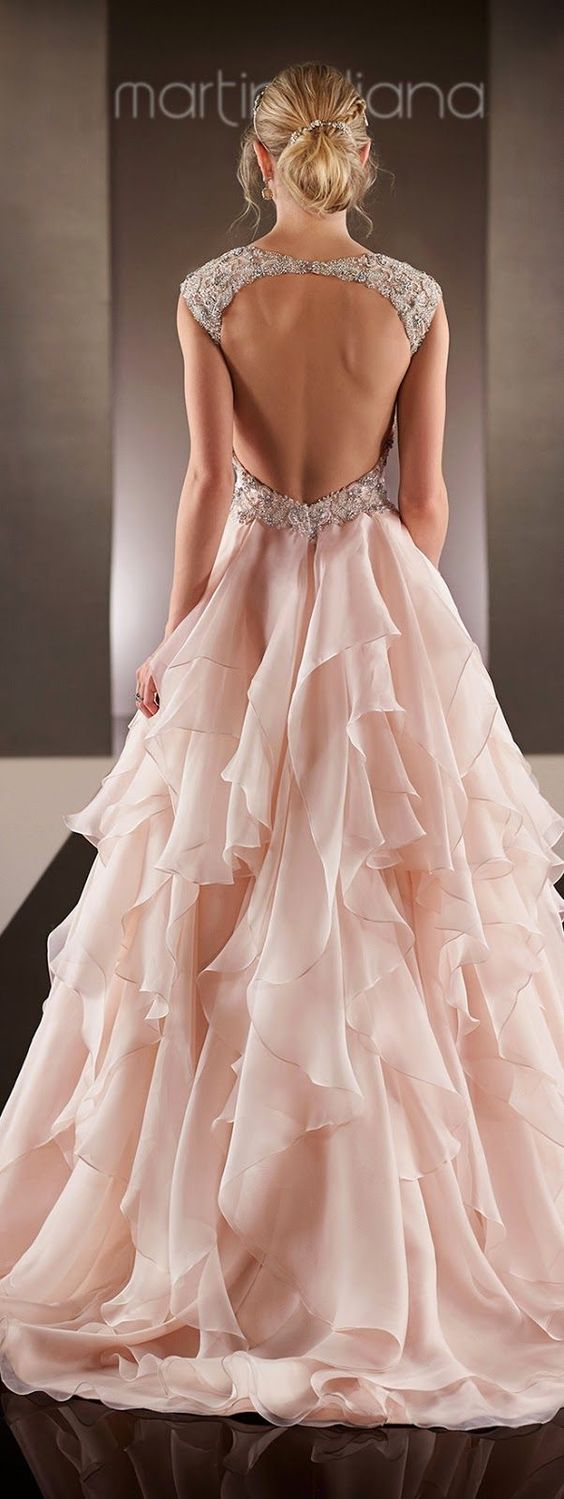 10 mẫu váy cưới màu pastel mang lại vẻ đẹp ngọt ngào cho cô dâu