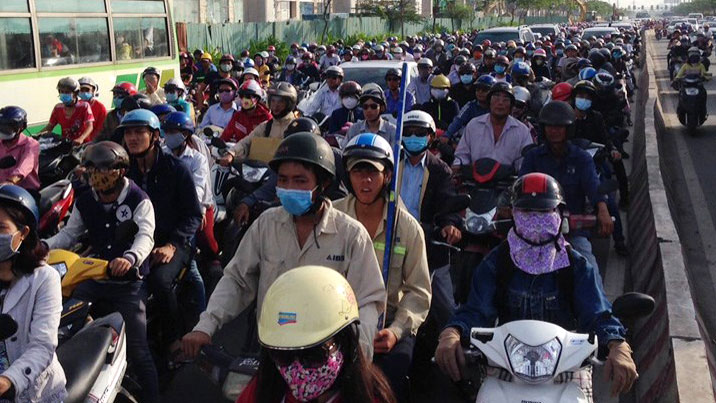 HĐND TP.HCM thông qua tờ trình tạm dừng thu phí sử dụng đường bộ đối với xe mô tô, gắn máy - Ảnh: Tân Phú