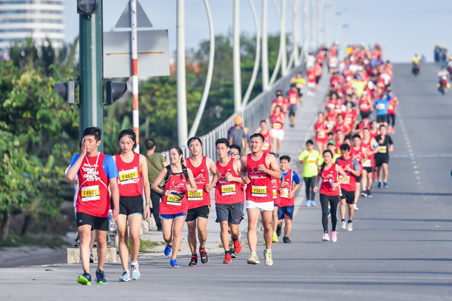 Đường chạy Marathon quốc tế qua 17 điểm du lịch nổi tiếng ở TP.HCM