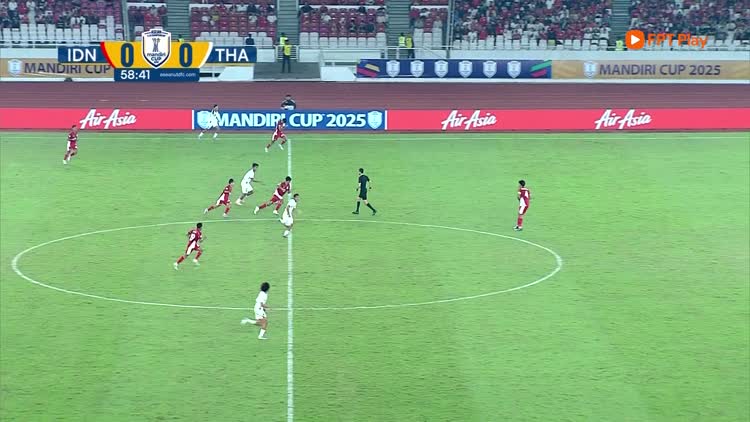 Highlight U.23 Indonesia - U.23 Thái Lan: Màn luân lưu khó tin, chủ nhà vào chung kết gặp Việt Nam