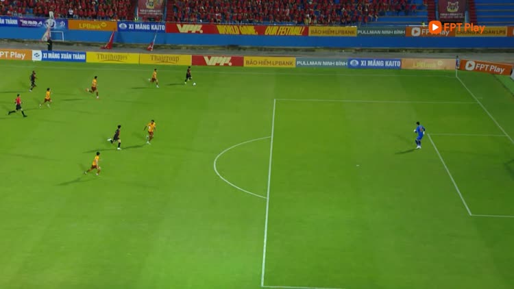 Highlight CLB Ninh Bình 4-3 HAGL: Rượt đuổi 7 bàn nghẹt thở, 2 thẻ đỏ và ngôi đầu đổi chủ