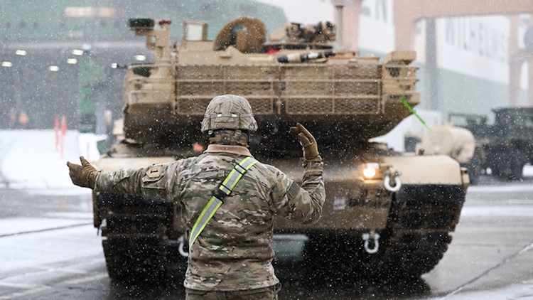 Mỹ đồng ý chuyển xe tăng M1 Abrams cho Ukraine để ‘yểm trợ’ thủ tướng Đức