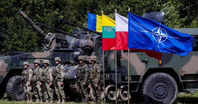 Vũ khí hạng nặng, huấn luyện của NATO không phù hợp để Ukraine đương đầu Nga?