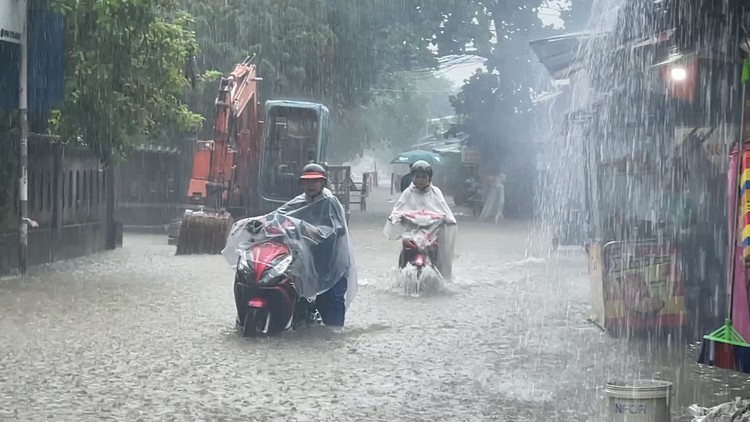 Học sinh tỉnh Thừa Thiên - Huế được nghỉ học do mưa lớn trên diện rộng