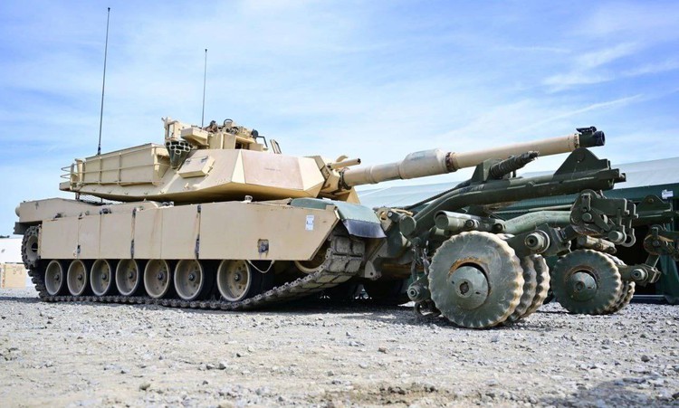 Xe tăng Abrams đến Ukraine: Đã quá muộn cho phản công năm nay?