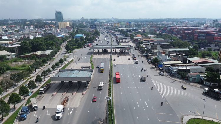 Vì sao chưa dỡ các trạm BOT Quốc lộ 51 và chân cầu Đồng Nai