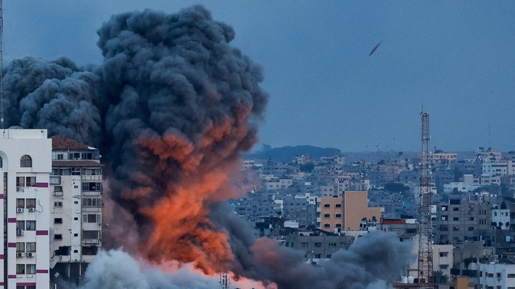Israel tấn công dồn dập Gaza, chiến sự có nguy cơ lan rộng