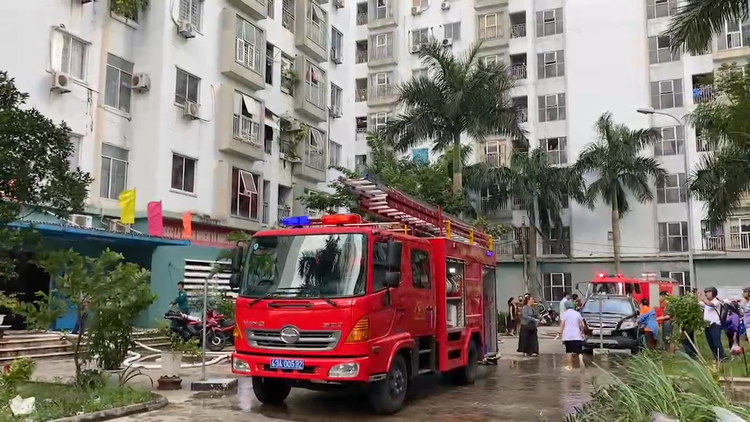 Hốt hoảng chạy thoát thân vì cháy tại Chung cư 12T5 ở Đà Nẵng