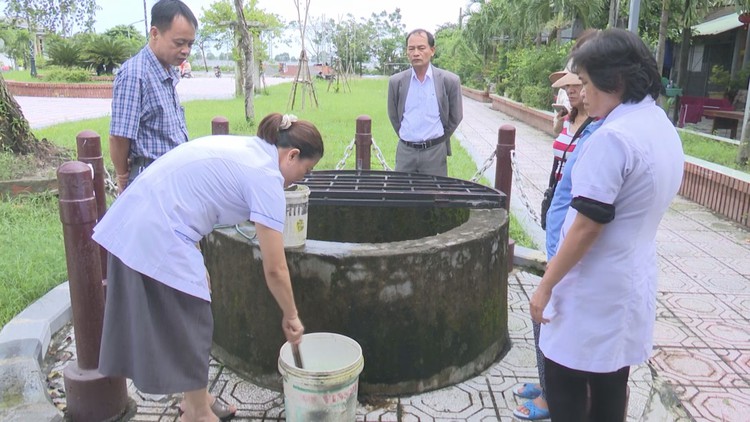 Người dân Quảng Trị lo ô nhiễm nguồn nước sau mưa lũ