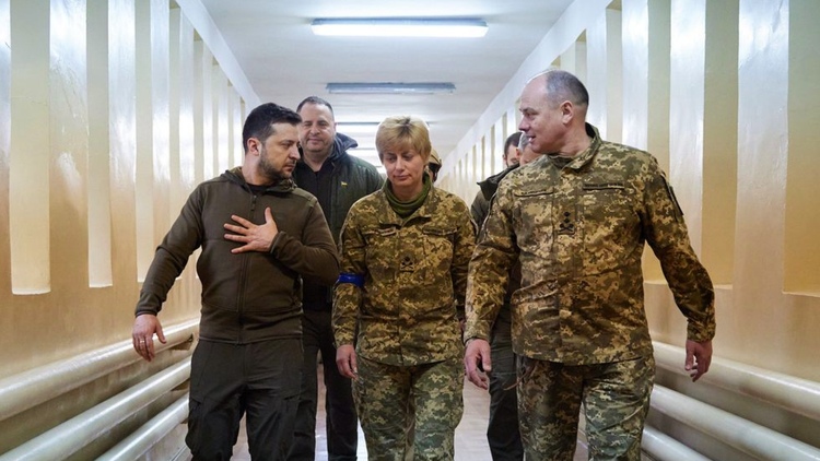 Tổng thống Ukraine thay tướng, chỉ đạo quân đội hành động nhanh