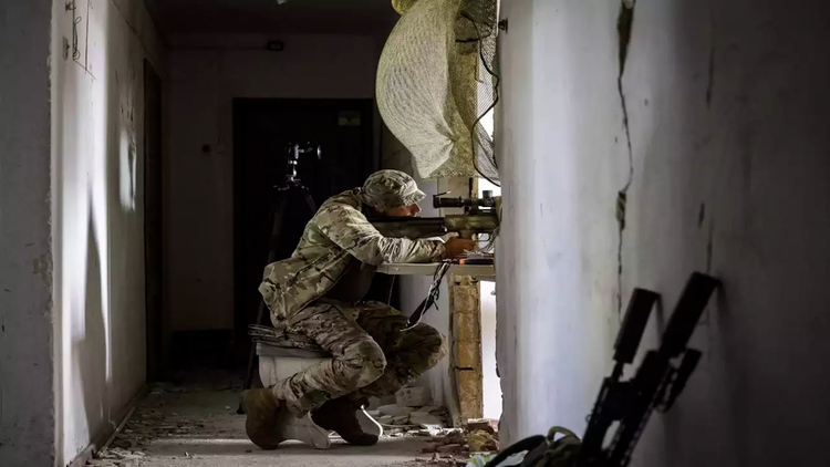 Xạ thủ bắn tỉa Ukraine dùng súng gì để hạ mục tiêu Nga cách 3.800m?