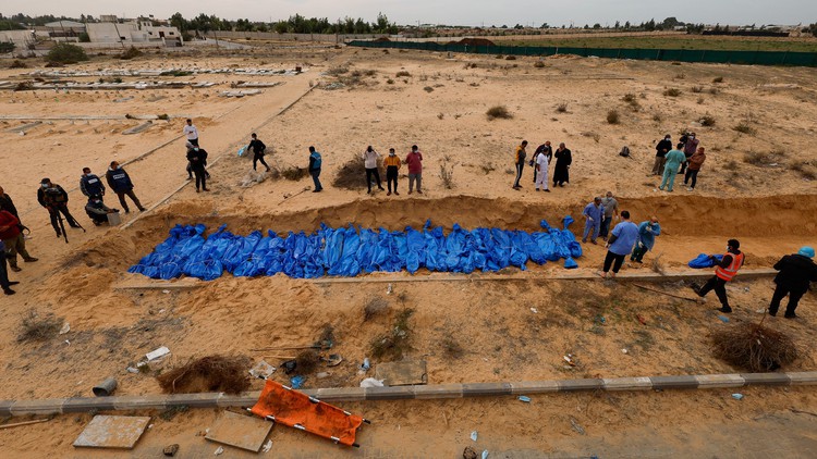 Nấm mộ tập thể cho những nạn nhân không rõ danh tính tại Gaza