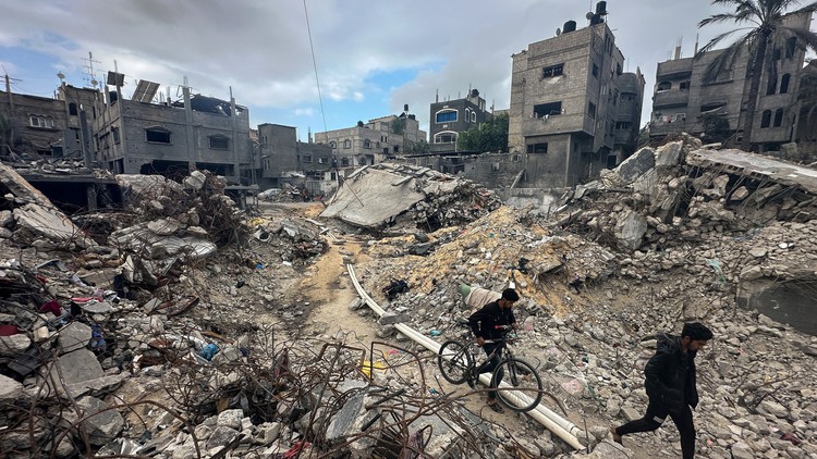 Khói súng tạm tan, Gaza hoang tàn lo lắng cho tương lai
