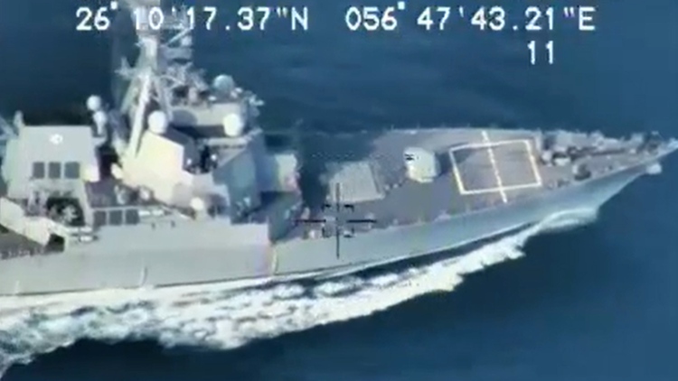 Xem UAV Iran 'quần thảo' trên nhóm tàu sân bay Mỹ tại eo biển Hormuz