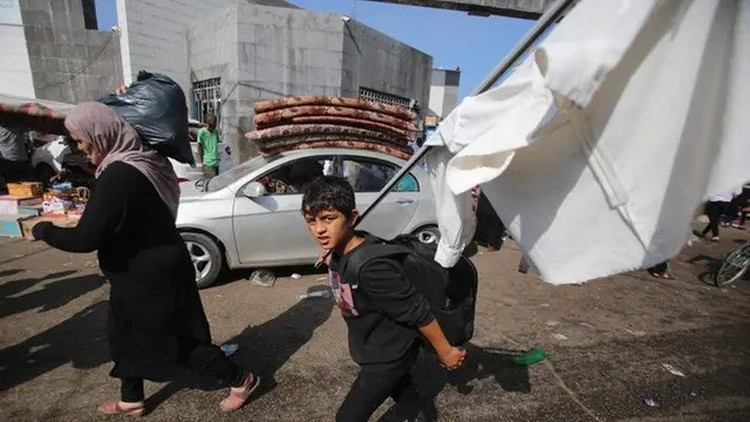 Người Gaza vẫy cờ trắng sơ tán, Hamas nói Israel muốn hạ nhục
