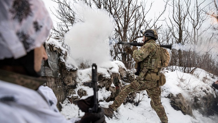 Lính Ukraine đón lễ Valentine ra sao trong chiến hào Donetsk?