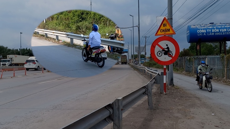 Xe máy vẫn ngang nhiên chạy vào cao tốc TP.HCM – Trung Lương dù đã có biển cấm
