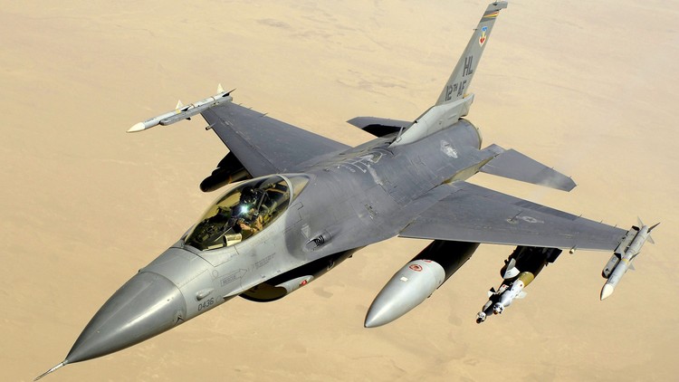 Tổng thống Biden nói gì khi chưa viện trợ chiến đấu cơ F-16 cho Ukraine?