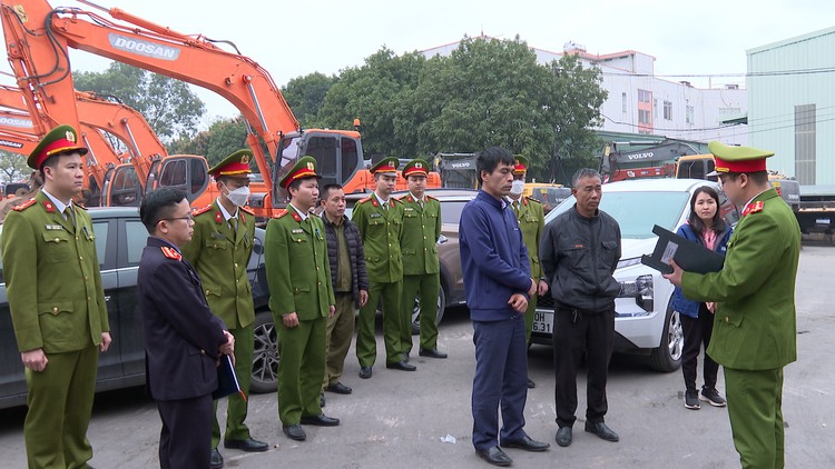Hai sếp và 3 đăng kiểm viên Trung tâm 29-07D ở Hà Nội bị bắt khẩn cấp