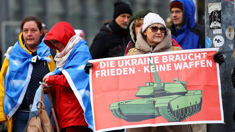 Người Đức biểu tình phản đối cung cấp vũ khí cho Ukraine