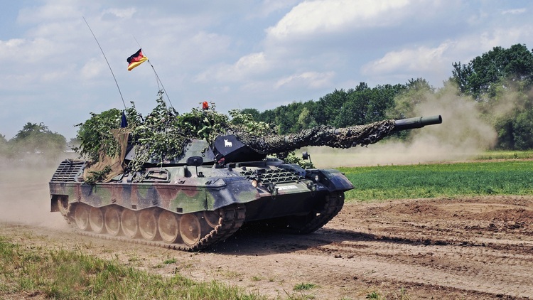 Đức cho gửi xe tăng Leopard 1 đến Ukraine, có thể cấp thêm xe phòng không Gepard