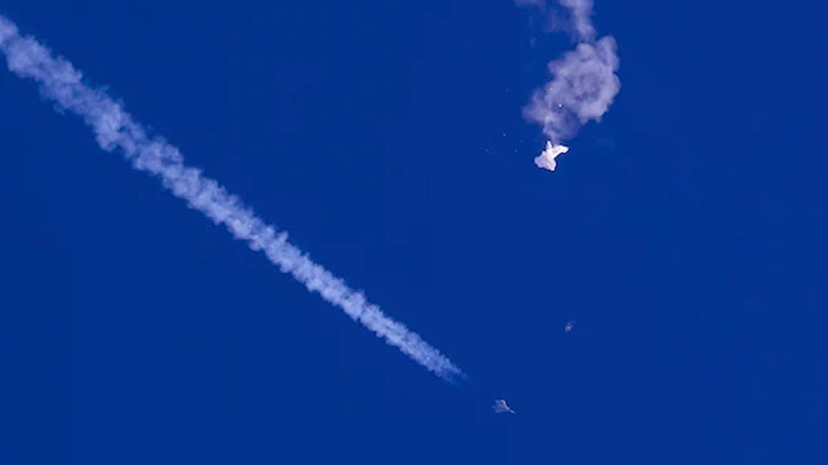 F-22 Mỹ phóng tên lửa hạ khí cầu Trung Quốc, Bắc Kinh phản đối