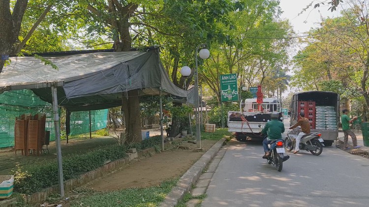 Nhiều hàng quán dọn khỏi công viên Trịnh Công Sơn, trả không gian cho người yêu nhạc